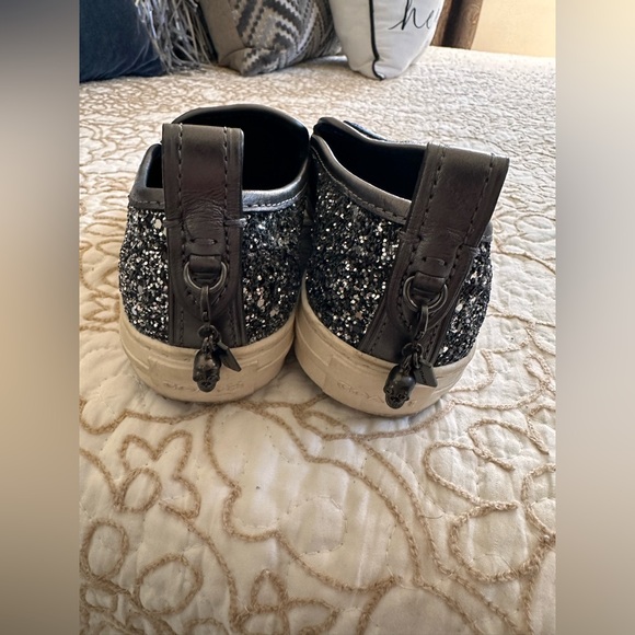 Women’s size 6 coach dreamer shoes. Worn once. - Picture 6 of 8